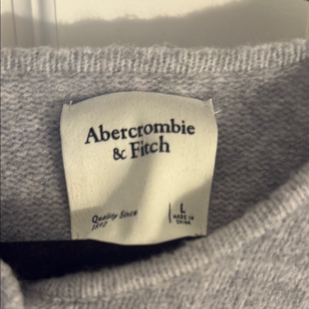 Abercrombie & Fitch Heather Gray Button-Up Pocket Cardigan - Picture 2 of 2